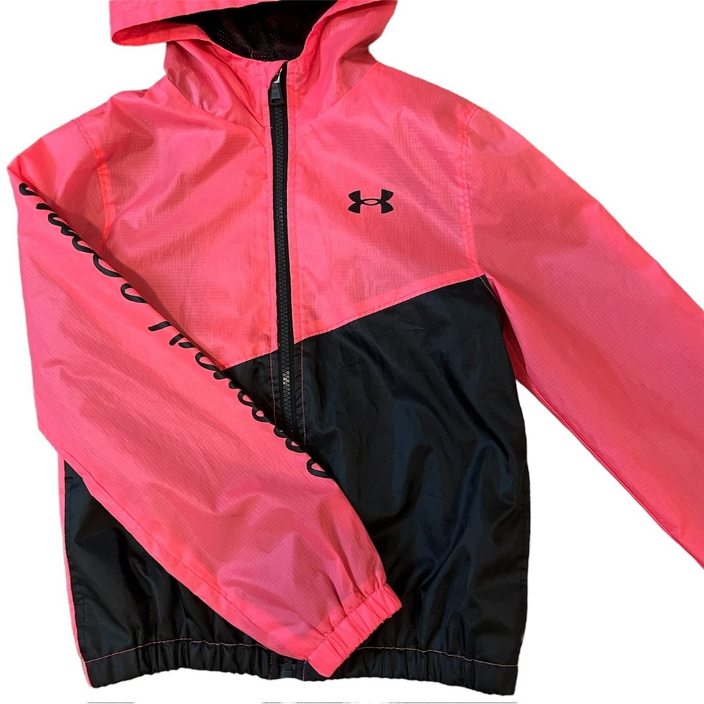 Girls size M under armour wind breaker